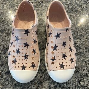 EUC Kids Native Shoes - Pink with stars. Size 12